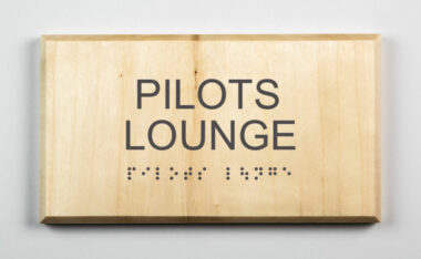 Pilots Lounge Sign